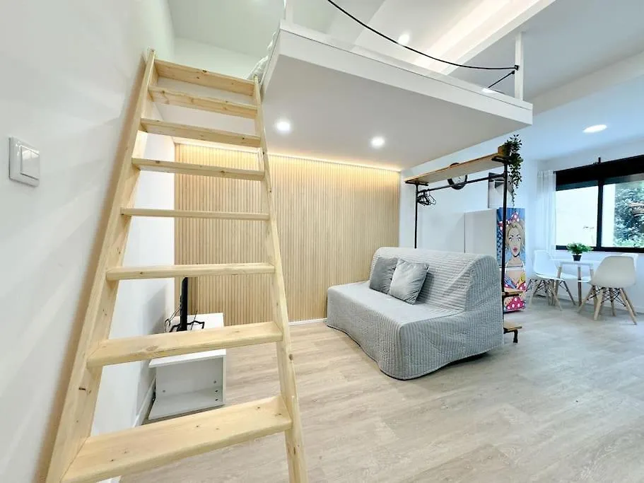 Lemon Tree Studio With Patio Lissabon